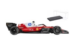 Ferrari F1 SF-26 2026 - #44 Lewis Hamilton - Hard case + helmet