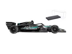 Mercedes F1 W17 2026 - #63 George Russell (UK) - Hard case + helmet