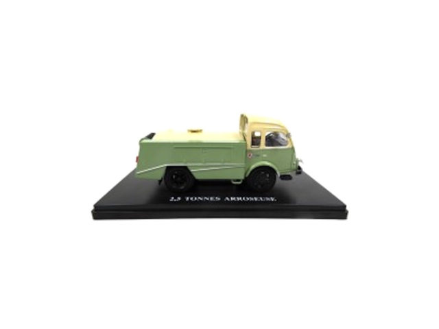 Renault 2,5 TONNES CITERNE ARROSEUSE R 2167