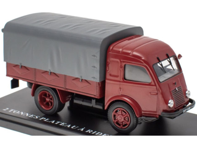 Renault 2 TONNES PLATEAU A RIDELLES BACHE 1947