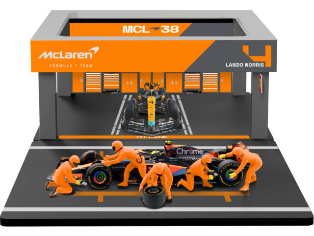 Mclaren MCL 38 #4 LANDO NORRIS 2024 - PIT PASS SET